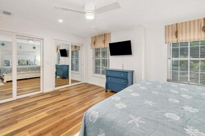 3 bedrooms, iron/ironing board, free WiFi, bed sheets - Less than a Mile to the Beach! Community Pool. (Saint Simons Island)
