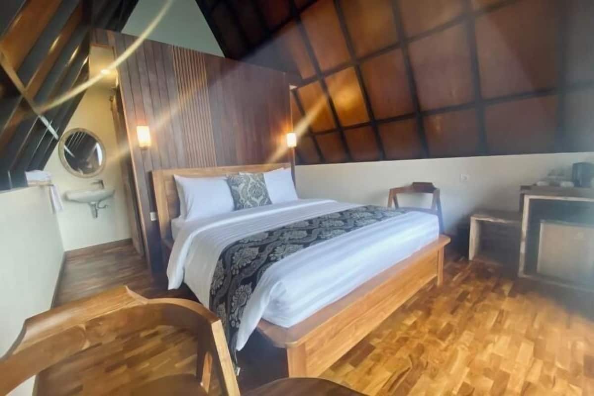 1 bedroom, desk, laptop workspace, WiFi (free)