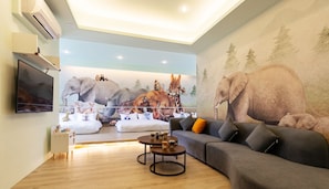 Family Room, Multiple Beds, Non Smoking, Mountain View