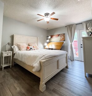 2 bedrooms, iron/ironing board, WiFi, bed sheets