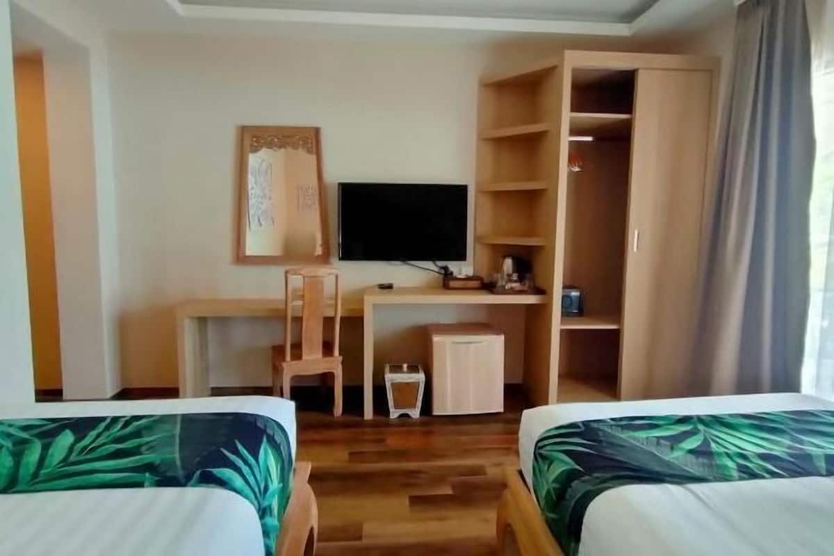 1 bedroom, free minibar items, in-room safe, individually furnished