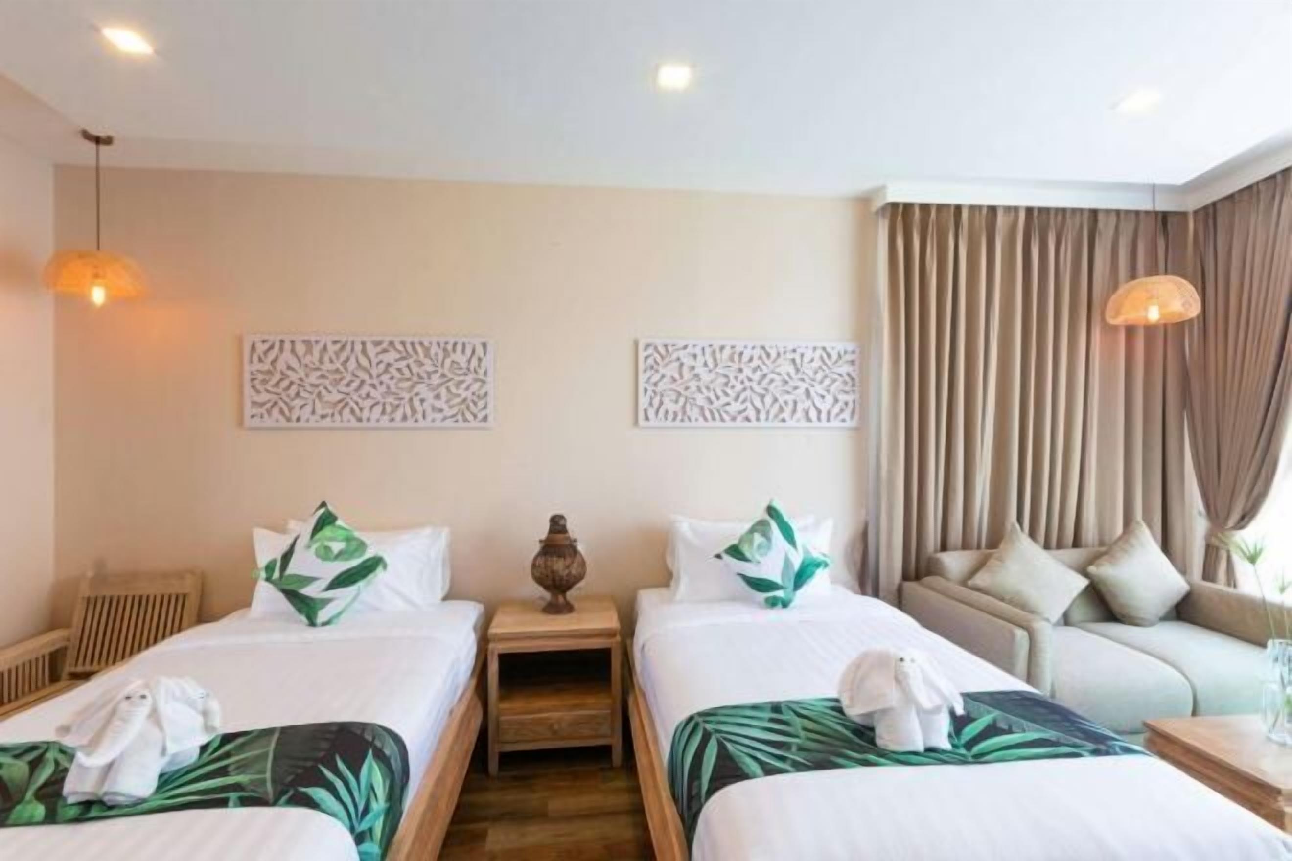 Free minibar items, in-room safe, individually furnished, desk