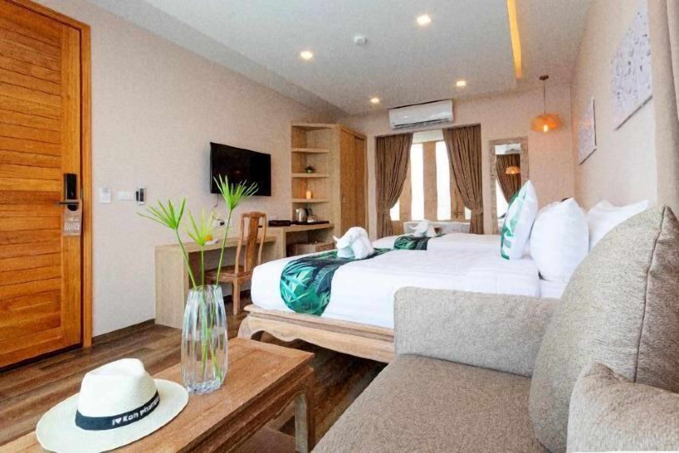 Artículos del minibar gratis y caja de seguridad en la habitación 