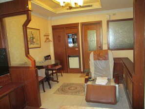 Standard Room | Free WiFi, bed sheets - Royal Garden Motel - Tainan Branch (Tainan)