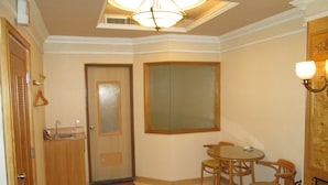 Standard Room - Royal Garden Motel - Tainan Branch (Tainan)