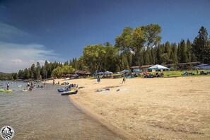 Camastros y toallas de playa 