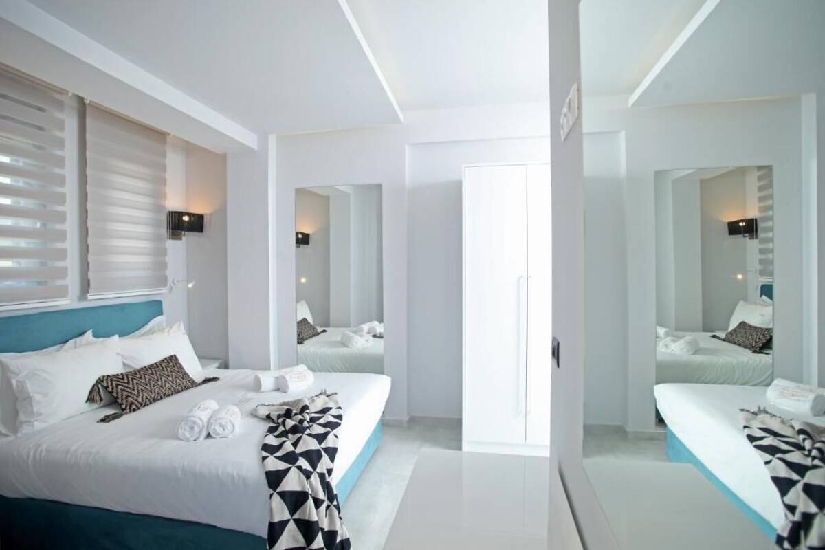 Standard Double Ground Floor | Free WiFi, bed sheets