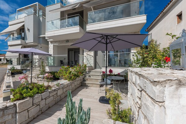 Interior detail - Imagine Studios (Kassandra)