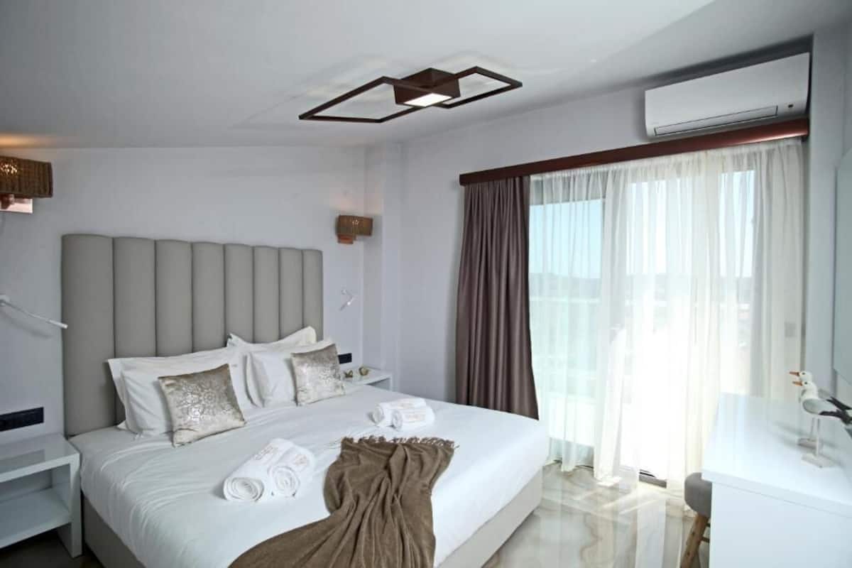 Comfort Double Ground Floor | Free WiFi, bed sheets