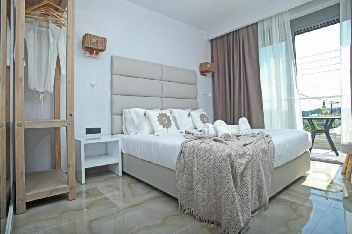Double Room First Floor | Free WiFi, bed sheets
