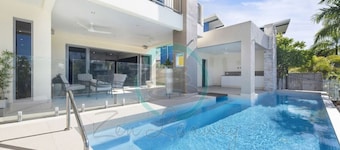 Zen Bayview Bliss - Luxury Mansion