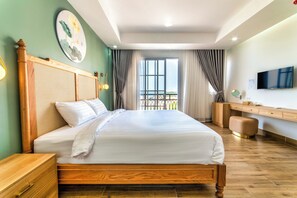 Deluxe Double Room, City View | Minibar, in-room safe, individually decorated, individually furnished
