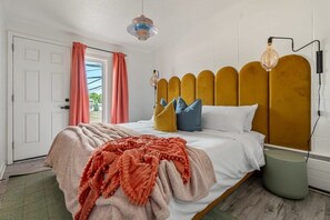 1 bedroom, desk, iron/ironing board, WiFi