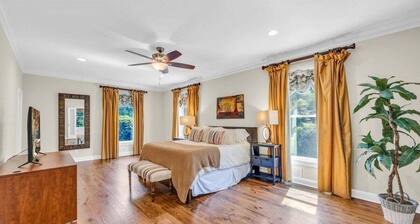 The Wexford French Chateau w/ Pool