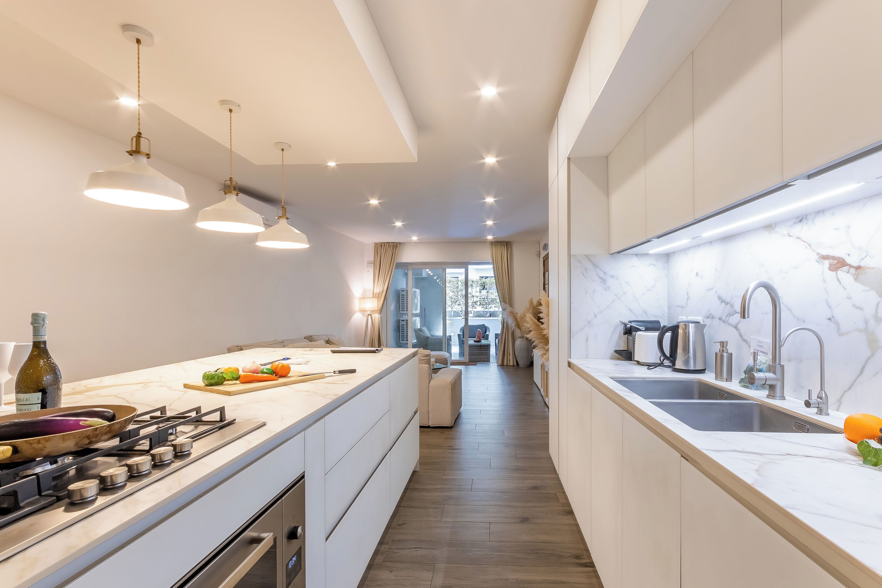 Family Apartment, Multiple Bedrooms, 2 Bathrooms (Modern Beautiful Pool And Sea Apt) | Private kitchen