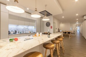 Tủ lạnh, lò vi sóng, lò nướng, bếp nấu