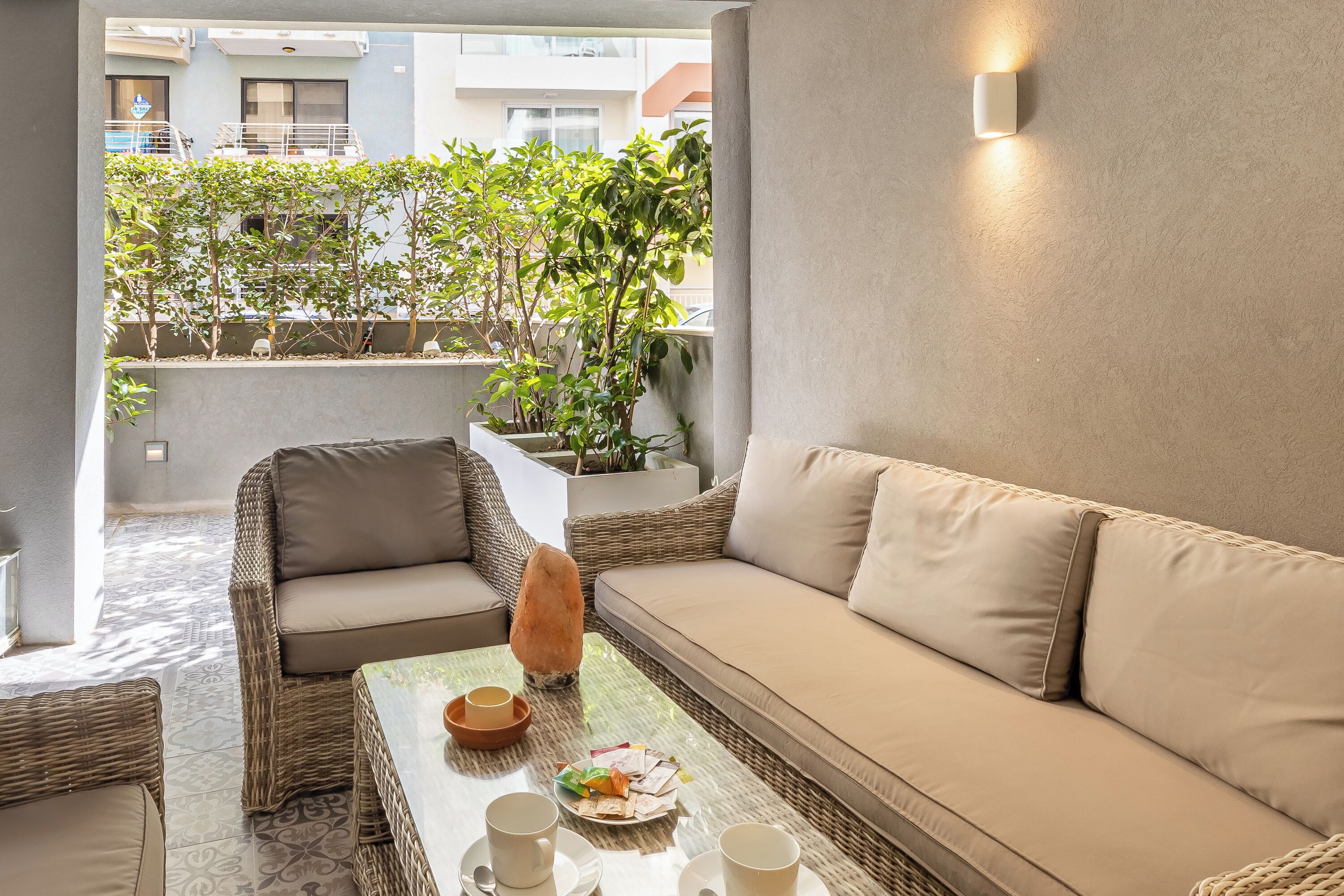 Apartamento família, 3 quartos, 2 banheiros (Modern Beautiful Pool And Sea Apt) | Terraço/pátio
