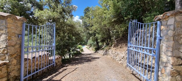 Enceinte de l’hébergement