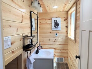 Shower, towels, soap, shampoo - Cabin #4 Lake Nahwatzel Resort - New Tiny Cabin! (Shelton)