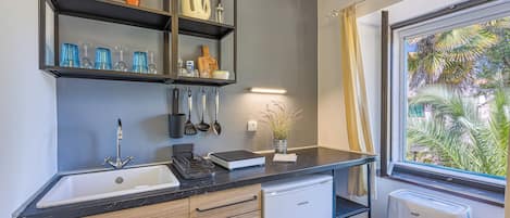 Studio Familial (Blue Studio Apartment) | Coin cuisine privé