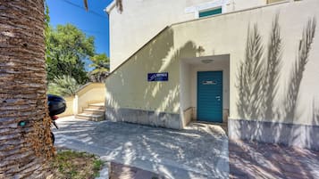 Familienstudio (Orange Studio Apartment) | Eingangsbereich