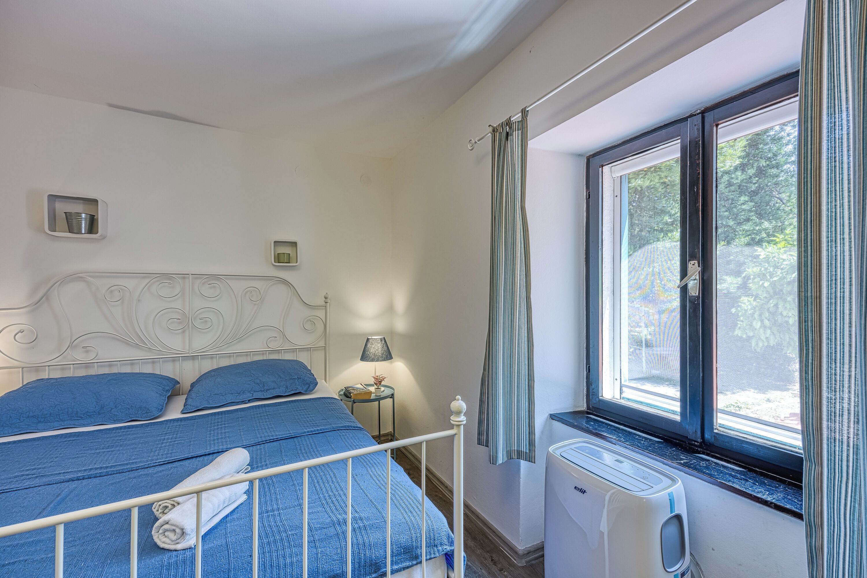 Studio Familial (Orange Studio Apartment)