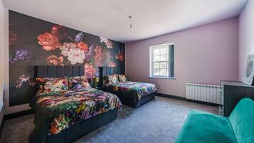 6 bedrooms, individually decorated, individually furnished, free WiFi