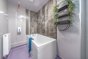 Shower - The Old Bells (Doncaster)