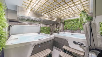 Indoor spa tub