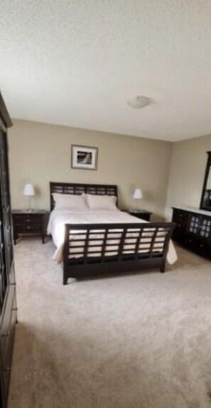 3 soveværelser, skrivebord, strygejern/strygebræt, gratis Wi-Fi