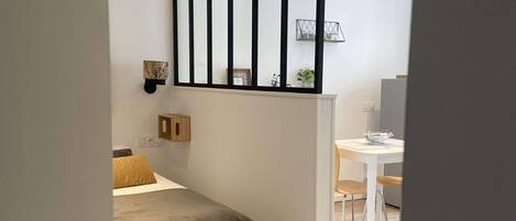 1 soverom, strykejern/-brett, wi-fi og sengetøy