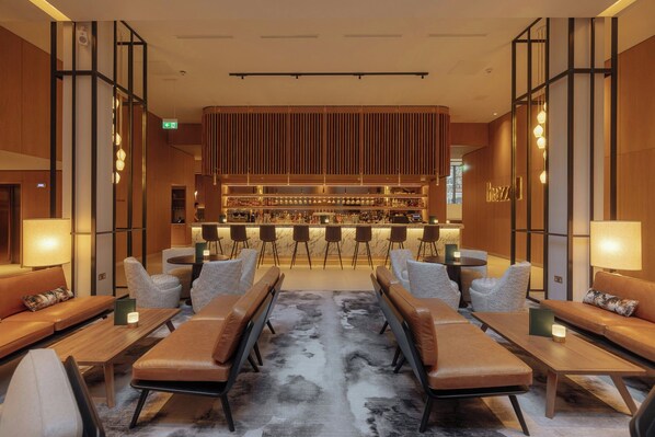 Bar (trong khuôn viên)