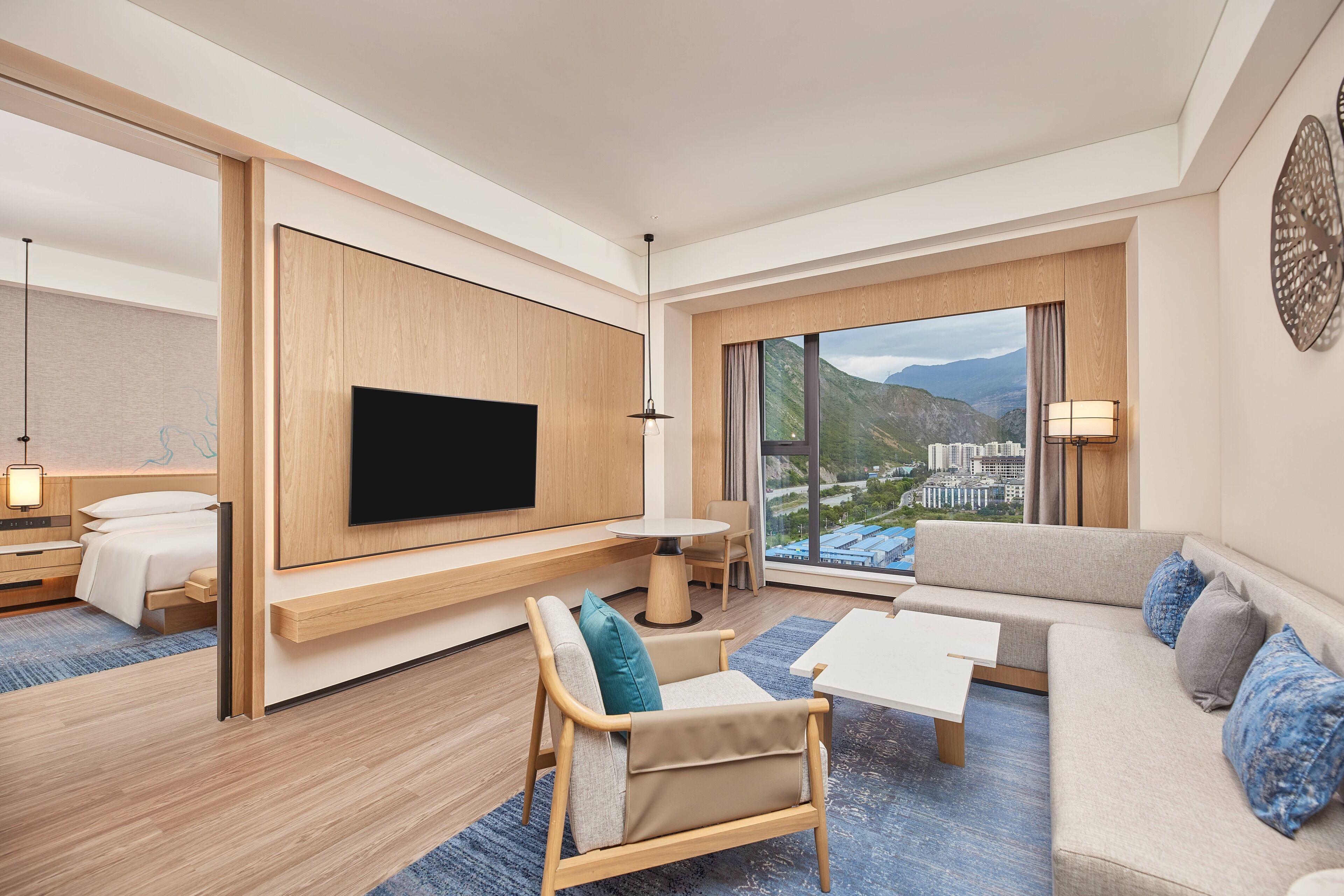 Executive Suite, 1 King Bed, City View | Living room | LCD TV