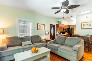 Smart TV - Prime Old Town Location w/ Pool, Walk to Duval Steet | Blue Heron by AvantStay (Key West)