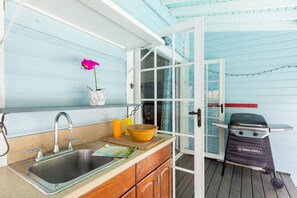 Fridge, microwave, oven, stovetop - Prime Old Town Location w/ Pool, Walk to Duval Steet | Blue Heron by AvantStay (Key West)