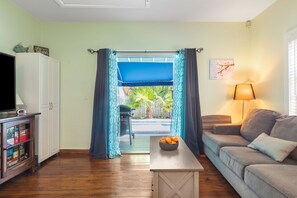 Smart TV - Prime Old Town Location w/ Pool, Walk to Duval Steet | Blue Heron by AvantStay (Key West)