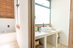 Douche, serviettes fournies