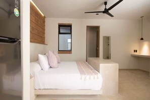 1 bedroom, desk, WiFi, bed sheets - Casa Aymara 201: Nearby the Beach & Rooftop Oasis (Brisas de Zicatela)