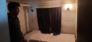 3 bedrooms, WiFi, bed sheets - Newa Civilization Home (Kathmandu)