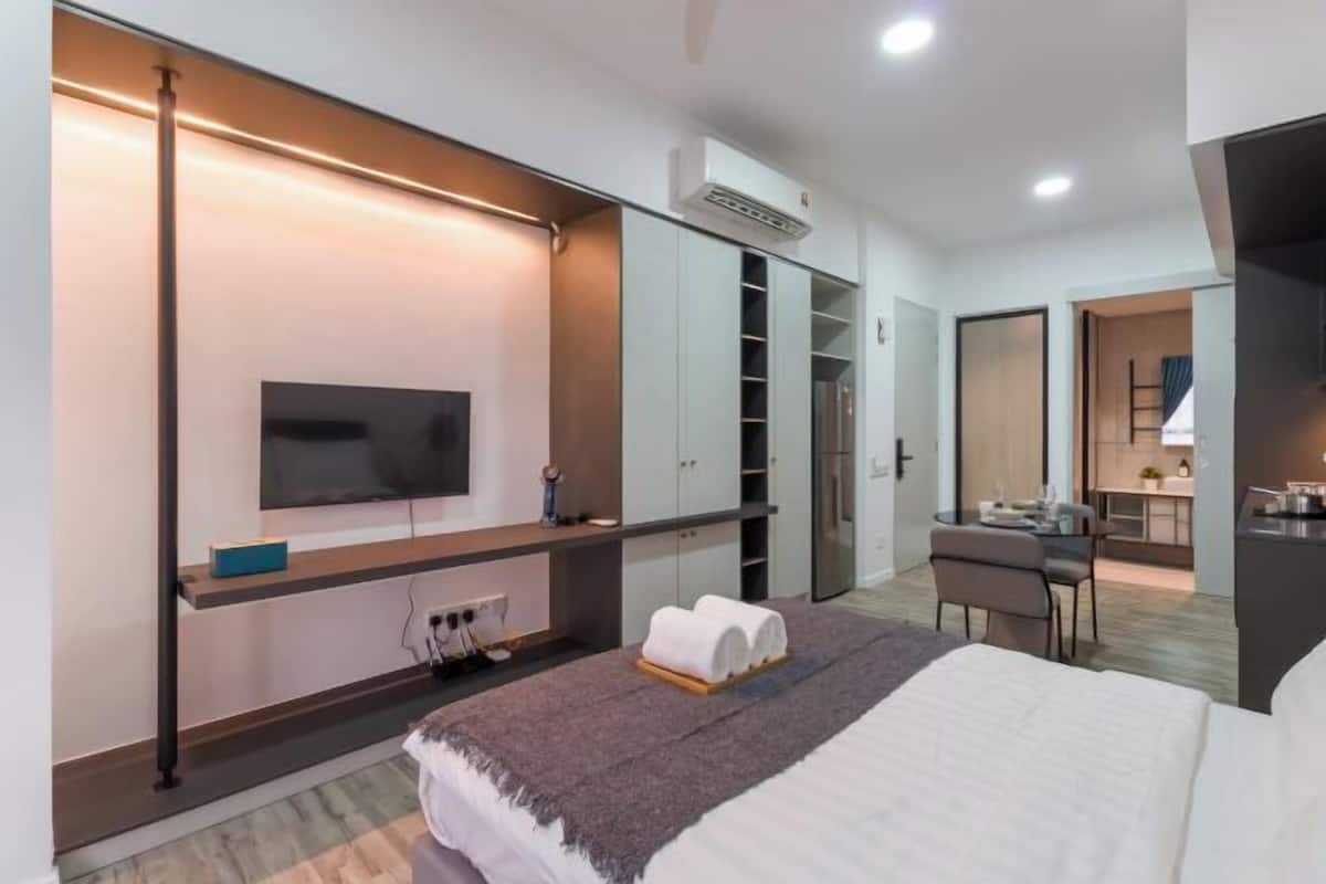 Desk, blackout curtains, iron/ironing board, free WiFi