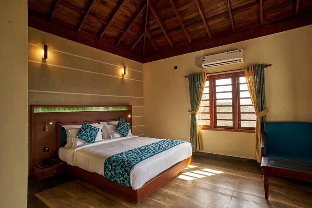 Deluxe Double Room | Memory foam beds, desk, laptop workspace, blackout drapes