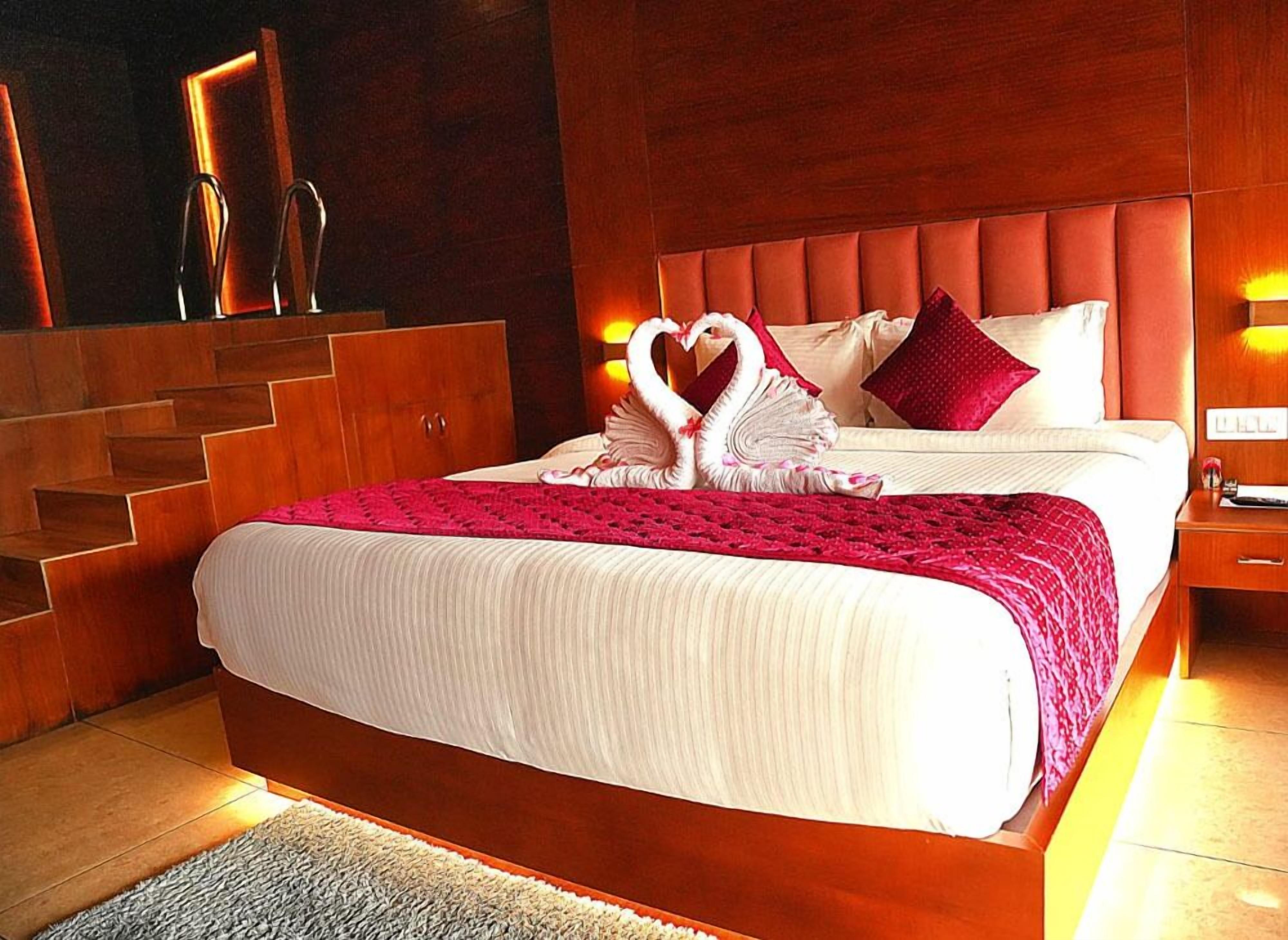 Villa, eigener Pool, Bergblick | Betten mit Memory-Foam-Matratzen, Schreibtisch