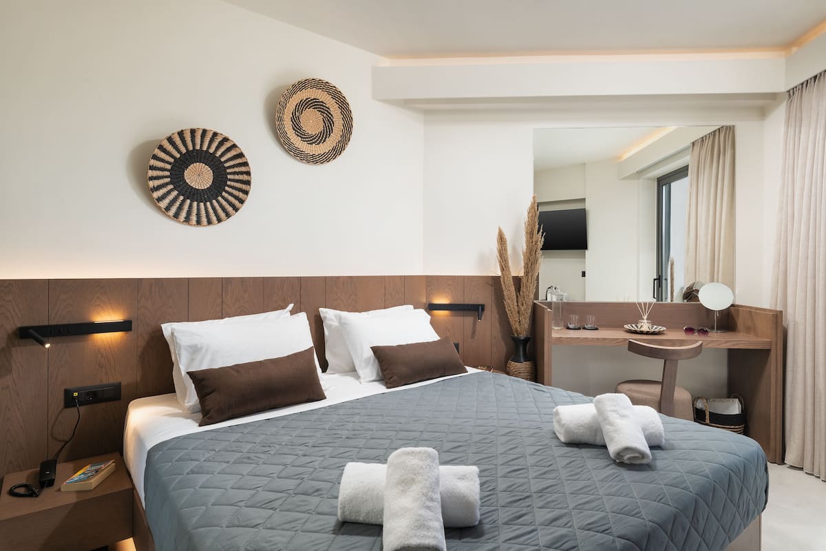 1 bedroom, in-room safe, desk, laptop workspace