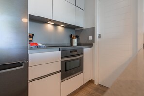 Frigorifero, microonde, forno, lavastoviglie