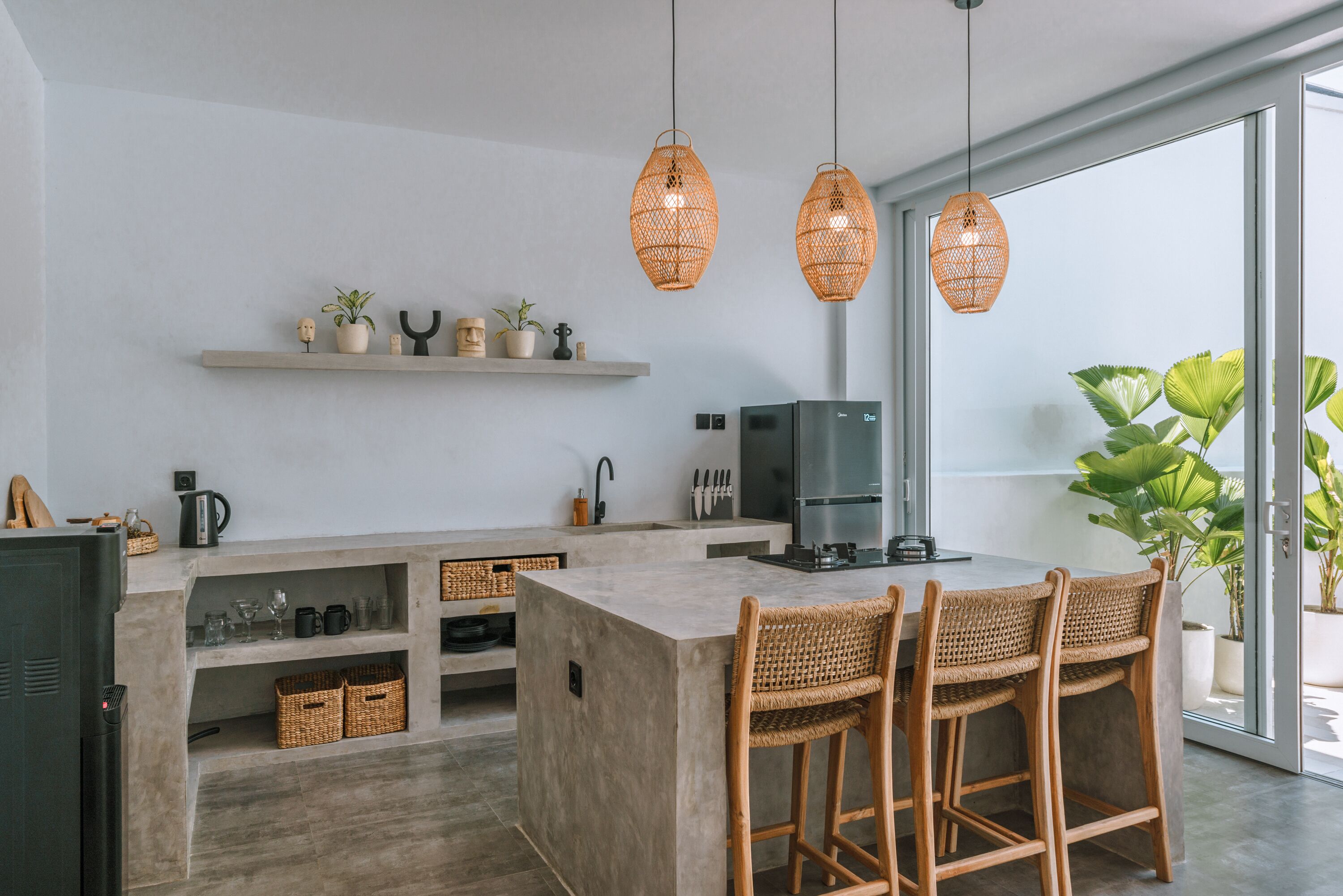 Luxury Villa | Private kitchen | Fridge, microwave, stovetop, cookware/dishes/utensils