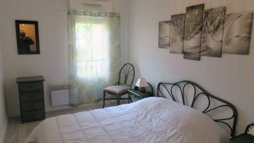 2 slaapkamers, een strijkplank/strijkijzer, wifi