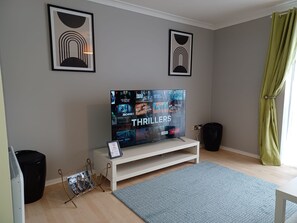 Executive Apartment | Living area