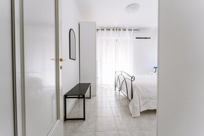 3 habitaciones, tabla de planchar con plancha y wifi gratis 