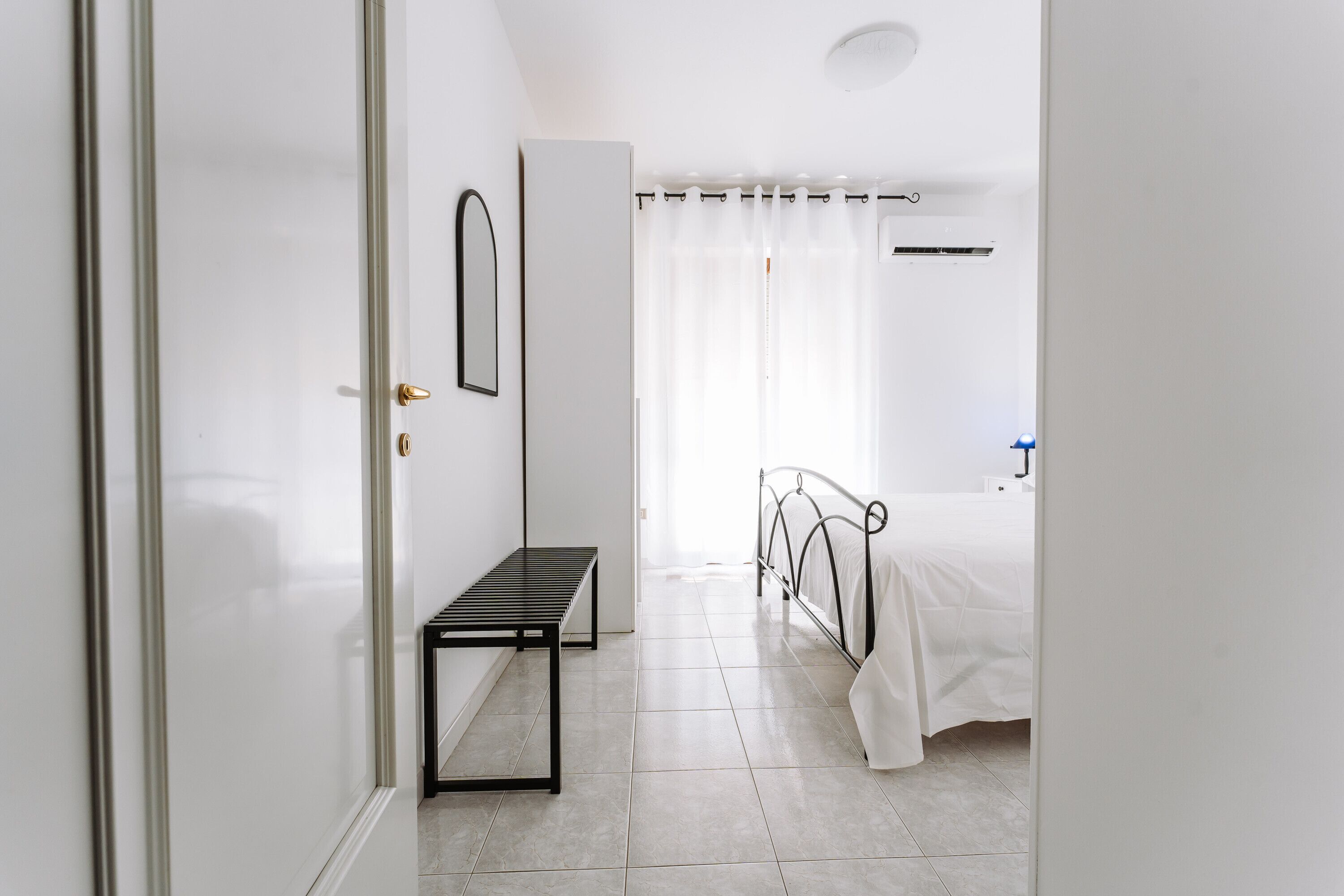 3 slaapkamers, een strijkplank/strijkijzer, gratis wifi, beddengoed