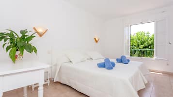 1 habitación, tabla de planchar con plancha, wifi y ropa de cama